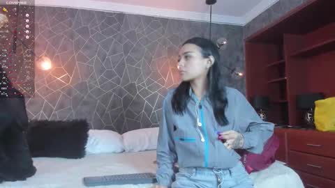 LEIGH ANGELS online show from 02.25.26