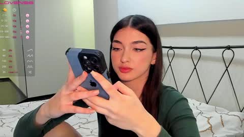 Snapshot of leila_4ever chatting on 01.16.25 Leila online show from 01.16.25