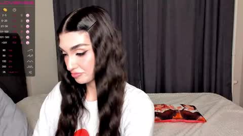 Leila online show from 04.21.26