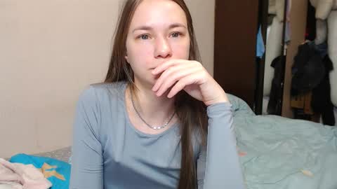 leila_bambi_ online show from 02.17.25