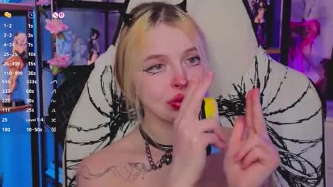 Leila online show from 11.29.25