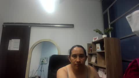 Snapshot of leilasmith_ chatting on 06.04.26 Leila online show from 06.04.26