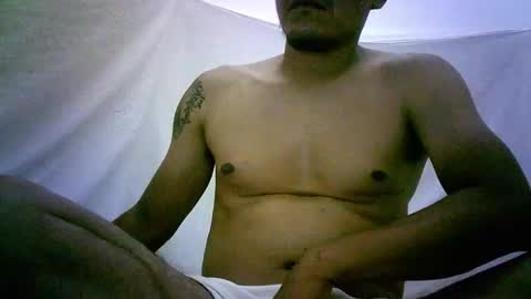 Snapshot of len0n_ chatting on 10.21.25 Lenon online show from 10.21.25