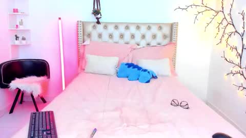 Lena  online show from 02.21.26