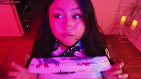 Lenna Kang online show from 11.18.25