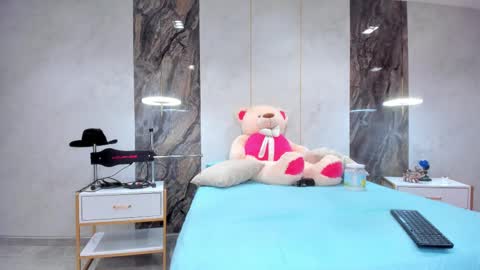 Lenathompson online show from 02.28.25