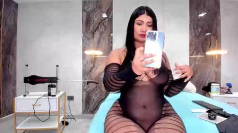 Lenathompson online show from 03.01.25