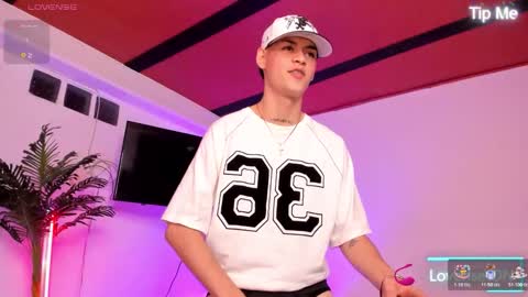 Snapshot of lennercollins_ chatting on 11.14.25 Lenner INDEPENDENT MODEL online show from 11.14.25