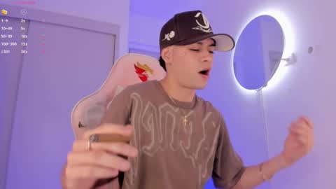 Snapshot of lennercollins_ chatting on 11.22.25 Lenner INDEPENDENT MODEL online show from 11.22.25