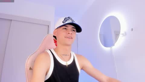 Snapshot of lennercollins_ chatting on 11.29.25 Lenner INDEPENDENT MODEL online show from 11.29.25