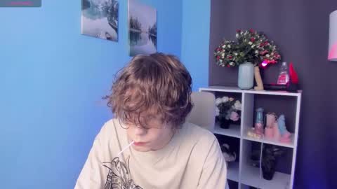 Snapshot of leo_bensyten chatting on 10.23.25 Leo online show from 10.23.25