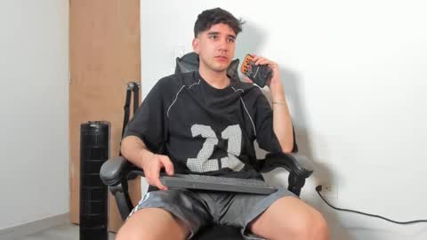 Leo Jones online show from 12.14.25