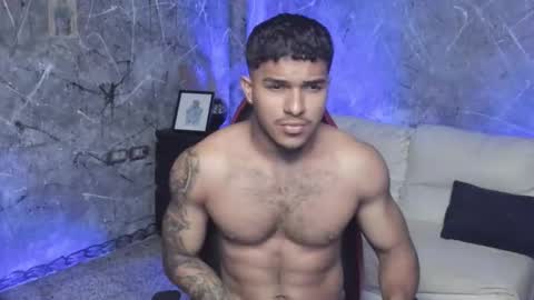 Leo independent model online show from 09.29.25