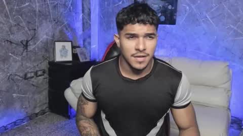 Leo independent model online show from 11.07.25