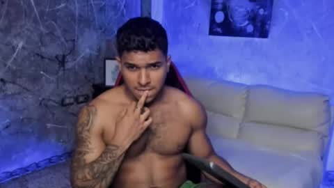 Leo independent model online show from 02.16.26