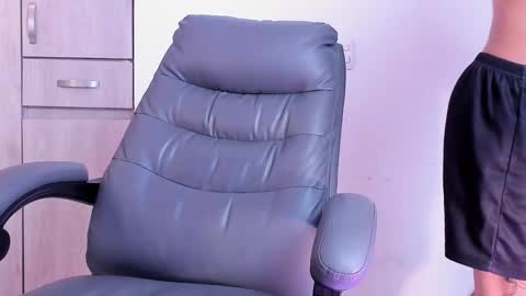 leohard_ online show from 01.05.26