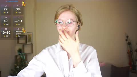 Hello Im Roxy Im just starting my journey here so lets get acquainted online show from 04.10.26
