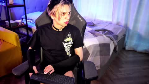 Leon online show from 01.30.25