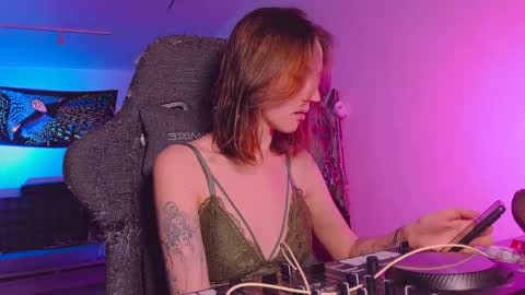 leona online show from 02.08.26