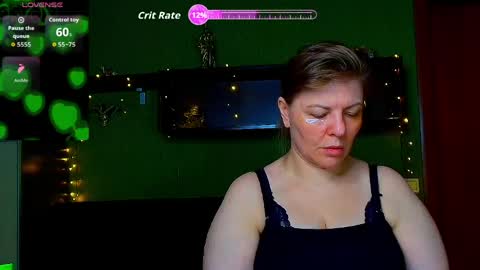 Snapshot of leona_tracie chatting on 04.02.26 Leona tracie online show from 04.02.26