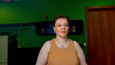 Snapshot of leona_tracie chatting on 04.03.26 Leona tracie online show from 04.03.26