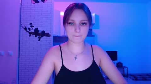 Leonaalove online show from 03.12.26