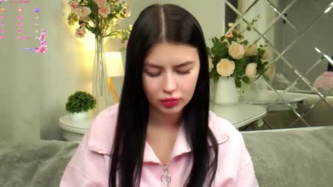 Snapshot of leonameile chatting on 02.05.26 Mila online show from 02.05.26