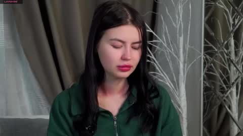 Snapshot of leonameile chatting on 02.08.26 Mila online show from 02.08.26