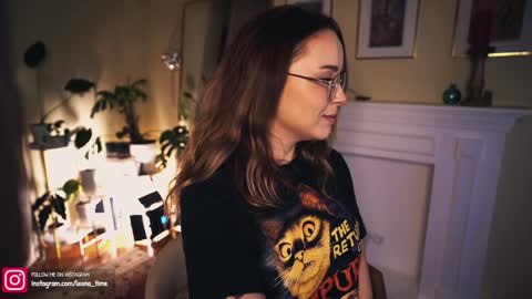 Snapshot of leonamell chatting on 12.03.24 Leo online show from 12.03.24