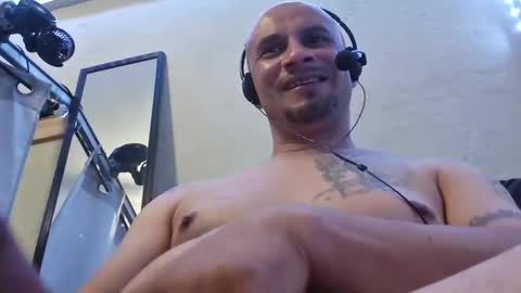 Snapshot of leonar0101 chatting on 12.11.24 leonar0101 online show from 12.11.24