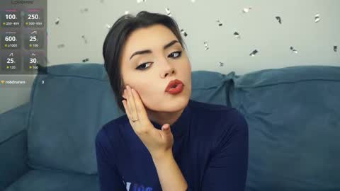 Mia online show from 09.30.25