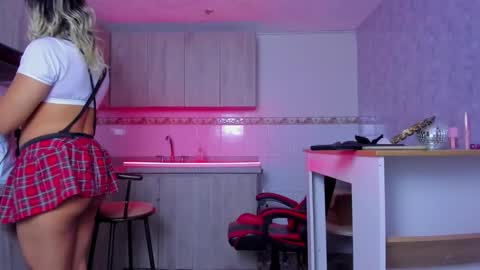 Snapshot of leonboom chatting on 02.02.26 Tom Rider online show from 02.02.26