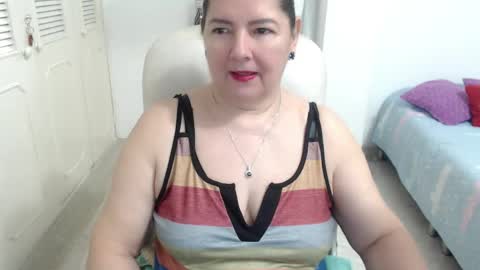 leonela   online show from 04.15.26