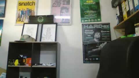 Snapshot of leonidascum chatting on 04.29.26 leonidascum online show from 04.29.26