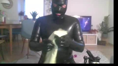 Snapshot of leontorax chatting on 02.28.26 T0rax online show from 02.28.26