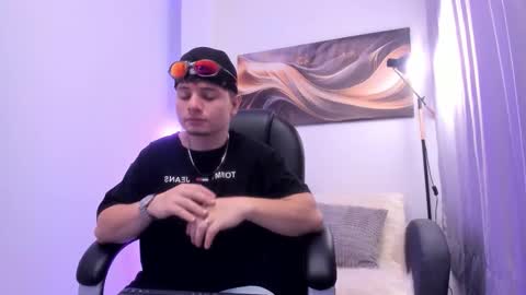 Leo  online show from 11.19.25