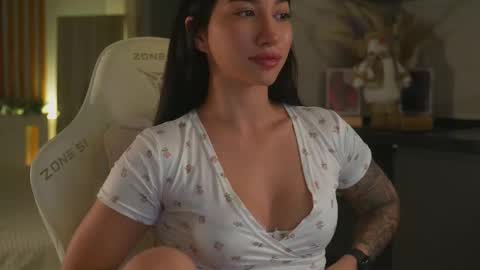 Leora online show from 11.24.25