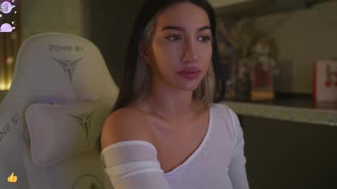 Leora online show from 01.11.26