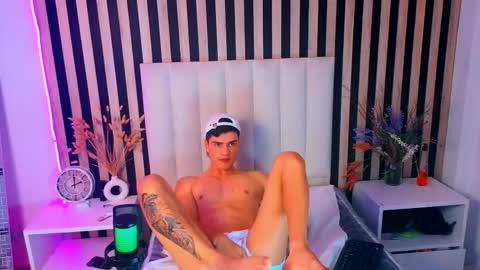 Snapshot of leotease chatting on 04.24.26 leotease online show from 04.24.26