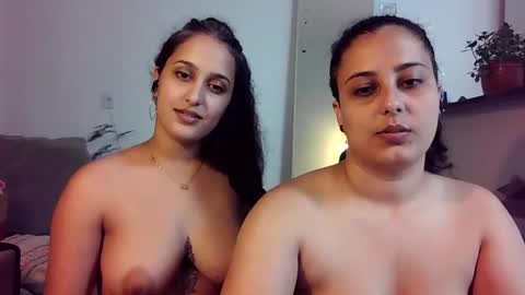 Snapshot of lesbiancouplebrazil2025 chatting on 01.24.25 lesbiancouplebrazil2025 online show from 01.24.25