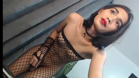 Snapshot of lesi_trisha chatting on 02.04.25 Trisha18 online show from 02.04.25