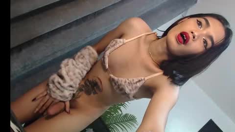 Snapshot of lesi_trisha chatting on 03.01.25 Trisha18 online show from 03.01.25