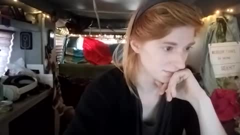 Snapshot of lesleygumgrass chatting on 02.14.25 LesleyGumGrass- The Boring Trans girl online show from 02.14.25