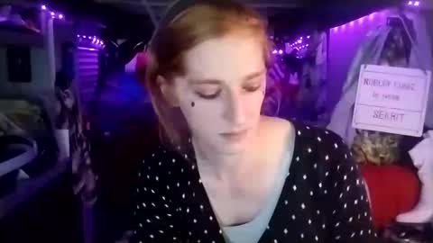 Snapshot of lesleygumgrass chatting on 02.18.25 LesleyGumGrass- The Boring Trans girl online show from 02.18.25