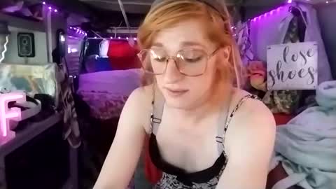 Snapshot of lesleygumgrass chatting on 02.23.25 LesleyGumGrass- The Boring Trans girl online show from 02.23.25