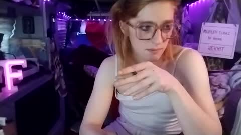 Snapshot of lesleygumgrass chatting on 02.24.25 LesleyGumGrass- The Boring Trans girl online show from 02.24.25