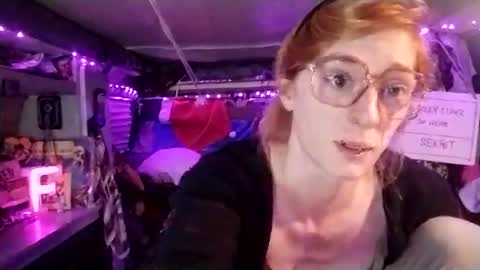 Snapshot of lesleygumgrass chatting on 02.26.25 LesleyGumGrass- The Boring Trans girl online show from 02.26.25