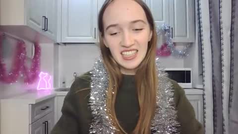  LESLIE   online show from 12.16.24