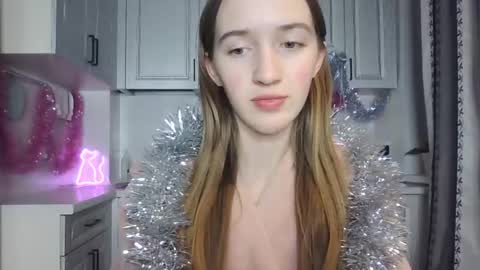  LESLIE   online show from 12.26.24