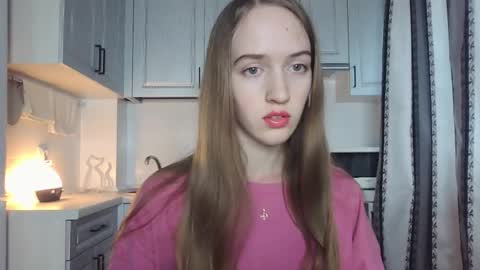  LESLIE   online show from 10.05.25